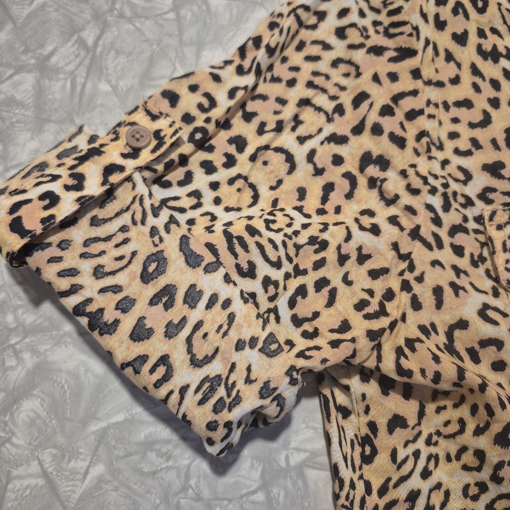 Cheetah print blouse - Picture 10 of 10